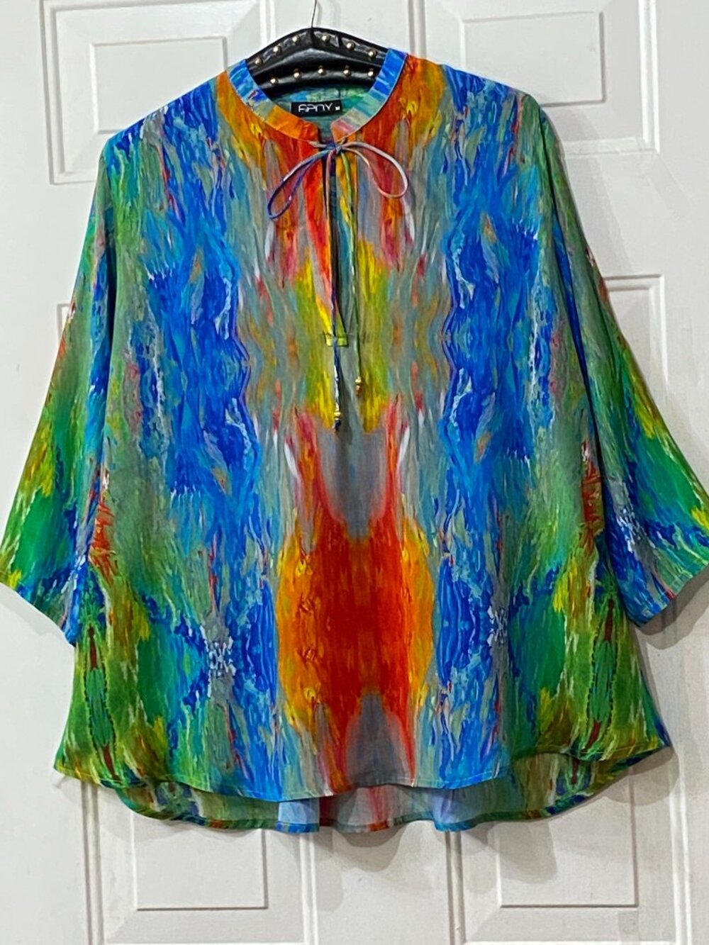 NEW APNY Sz M Blouse 3/4 Sleeve Tied Neck Multicolor Abstract